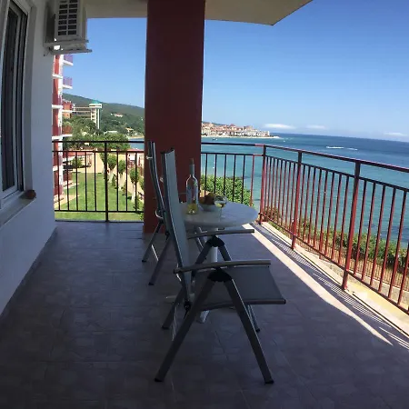 Marina Panorama Grand Private Apartment